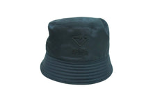 Load image into Gallery viewer, PRADA プラダ ハット 三角プレート ネイビー ロゴ 帽子 小物 ナイロン サイズL 2HC137 美品 中古 51637