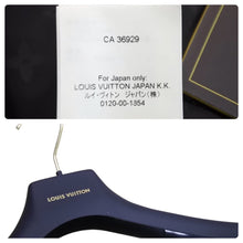 Load image into Gallery viewer, 極美品 LOUIS VUITTON ルイ・ヴィトン ブルゾン ウインドブレーカー モノグラム サイズ60 HNK48WON5 ブラック 中古 52391