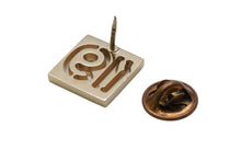Load image into Gallery viewer, CHANEL シャネル ピンブローチ ピンバッチ 19 ラインストーン GP ゴールド ピンク 130YEARS 美品 中古 52590