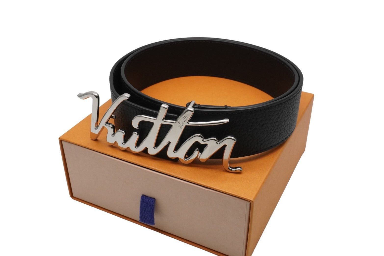 美品✨ルイヴィトン レザーベルト モノグラム ロゴバックル シルバー フランス製 LOUIS VUITTON（ベルト ・ シルバー/銀色系）のフリマアイテム一覧