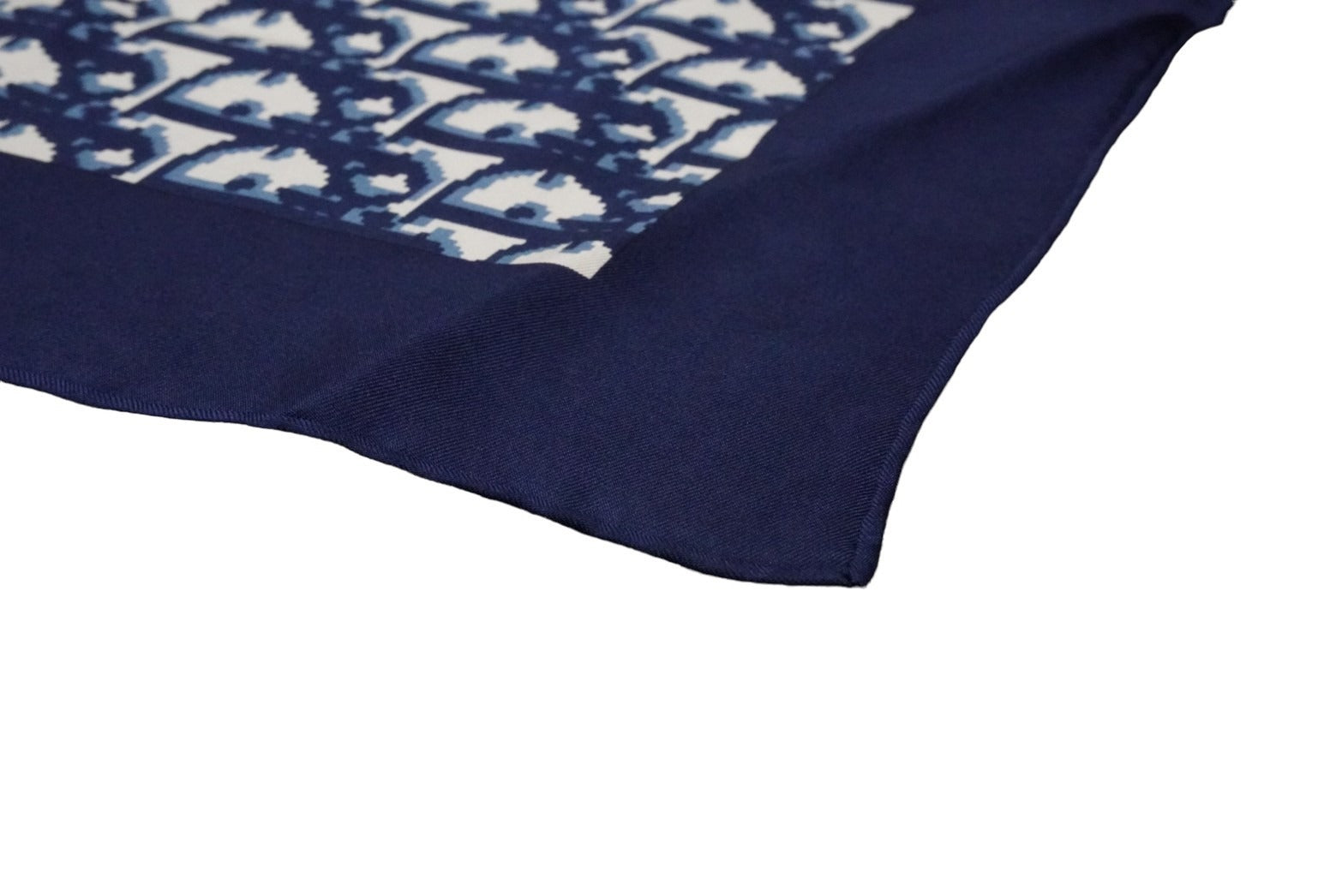 Christian Dior ネイビー シルク スカーフ　トロッター柄 ChristianDior クリスチャンディオール スカーフ トロッター柄