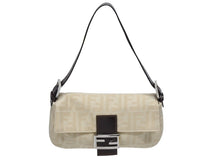 画像をギャラリービューアに読み込む, 極美品 FENDI フェンディ マンマバケット ワンショルダーバッグ 26424 ズッカ柄 キャンバス レザー ベージュ シルバー金具 中古 4b005302