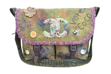 画像をギャラリービューアに読み込む, 極美品 CHANEL シャネル エンブロイダリー メッセンジャーバッグ 20番台 グラフィティ エンブロイダリー カーキ A92790 中古 53806