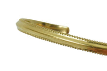 Load image into Gallery viewer, LEON掲載 即完売 SKY BLUE HAWK Side Fluted K18 YG Bangle メンズ バングル 美品 中古 53508