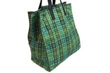 Load image into Gallery viewer, PRADA プラダ トートバッグ グリーン チェック柄 トライアングルロゴ ナイロン サフィアーノ シルバー金具 美品 中古 53677