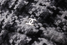 画像をギャラリービューアに読み込む, 極美品 CHANEL シャネル バケットハット ココマーク チェック柄 L コットン ツイード ブラック ホワイト シルバー金具 中古 53949