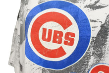 画像をギャラリービューアに読み込む, Jostens ジャスティンズ 90s シカゴカブス ヴィンテージ 半袖Ｔシャツ メジャーリーグ 総柄プリント ホワイト XL 中古 54042