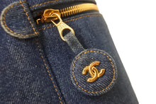 Load image into Gallery viewer, CHANEL シャネル ココマーク バニティバッグ ハンドバッグ 4番台 デニム GP ブルー フランス製 ゴールド金具 美品 中古 54137