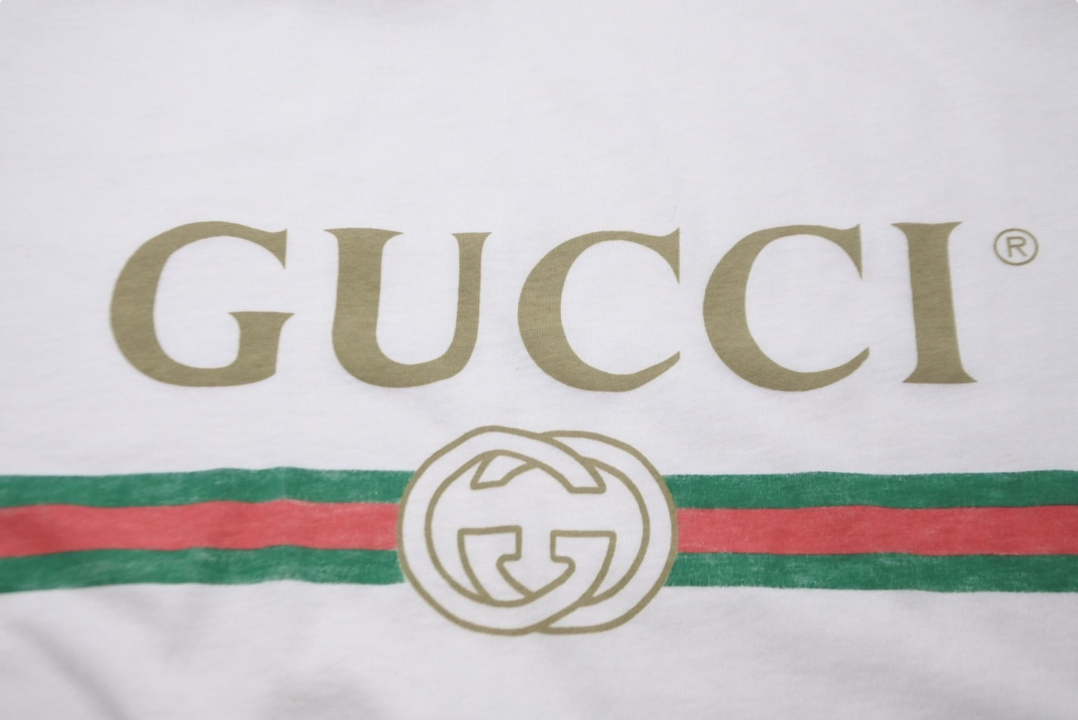 GUCCI グッチ 半袖Ｔシャツ ロゴ ウォッシュドオーバーサイズ Tシャツ ホワイト コットン M 440103 X3F05 美品 中古 54205  – Casanova Vintage