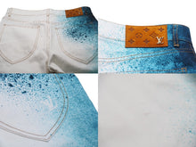 Load image into Gallery viewer, LOUISVUITTON ルイヴィトン 2023SS スプレーデニムパンツ RM231M U13 HOD10X ホワイト ブルー サイズ30 美品 中古 54265