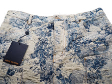 Load image into Gallery viewer, 新品同様 LOUIS VUITTON ルイヴィトン カーペンターデニムショートパンツ BORO 刺繍 ダメージ加工 1AAGTE サイズ33 中古 54269
