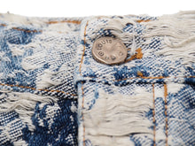 Load image into Gallery viewer, 新品同様 LOUIS VUITTON ルイヴィトン カーペンターデニムショートパンツ BORO 刺繍 ダメージ加工 1AAGTE サイズ33 中古 54269