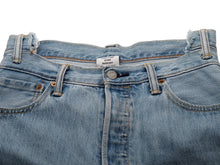 Load image into Gallery viewer, VETEMENTS ヴェトモン 17AW LEVI'S リーバイス WF17PA4 再構築 ストレートデニムパンツ インディゴ サイズM コットン 美品 中古 54378