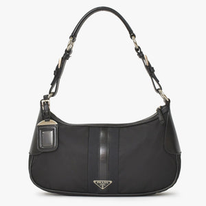 PRADA プラダ ワンショルダーバッグ トライアングルロゴ ナイロン ブラック シルバー金具 美品 中古 4a005473