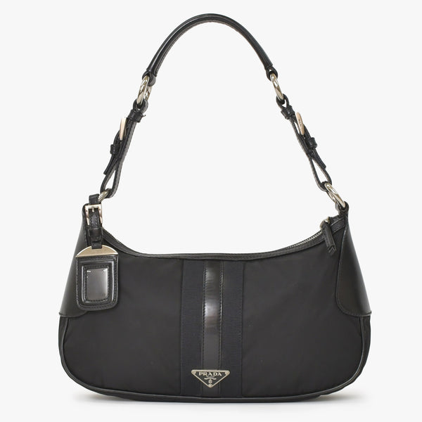 PRADA プラダ ワンショルダーバッグ トライアングルロゴ ナイロン ブラック シルバー金具 美品 中古 4a005473