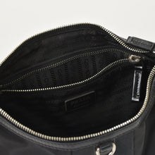 将图片加载到图库查看器，PRADA プラダ ワンショルダーバッグ トライアングルロゴ ナイロン ブラック シルバー金具 美品 中古 4a005473