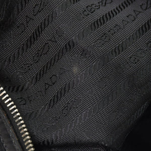 PRADA プラダ ワンショルダーバッグ トライアングルロゴ ナイロン ブラック シルバー金具 美品 中古 4a005473