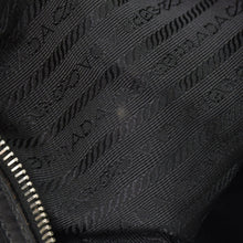 将图片加载到图库查看器，PRADA プラダ ワンショルダーバッグ トライアングルロゴ ナイロン ブラック シルバー金具 美品 中古 4a005473