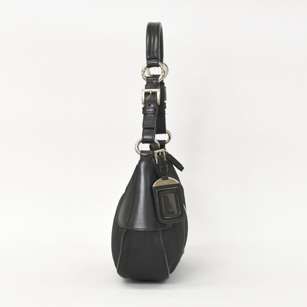 PRADA プラダ ワンショルダーバッグ トライアングルロゴ ナイロン ブラック シルバー金具 美品 中古 4a005473