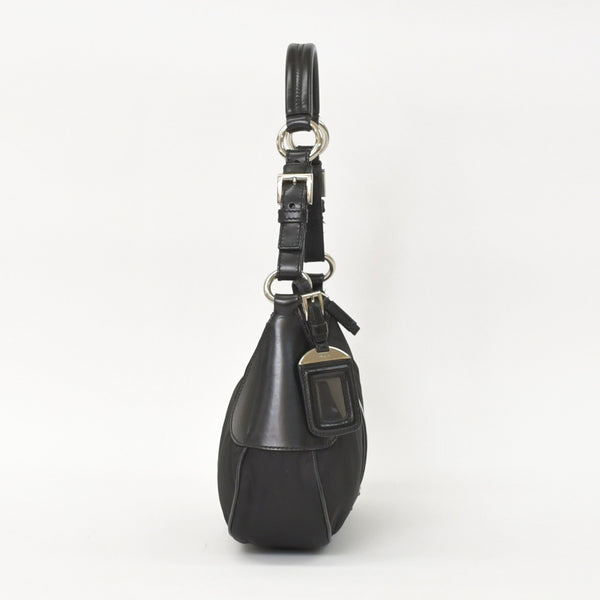 PRADA プラダ ワンショルダーバッグ トライアングルロゴ ナイロン ブラック シルバー金具 美品 中古 4a005473