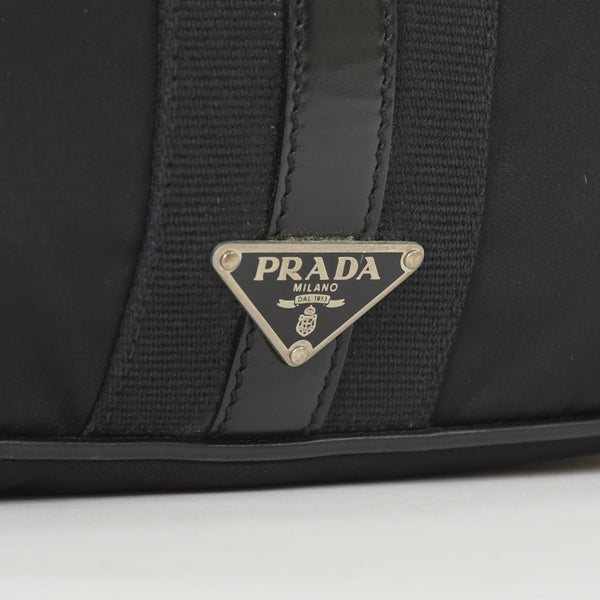 PRADA プラダ ワンショルダーバッグ トライアングルロゴ ナイロン ブラック シルバー金具 美品 中古 4a005473