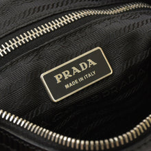 将图片加载到图库查看器，PRADA プラダ ワンショルダーバッグ トライアングルロゴ ナイロン ブラック シルバー金具 美品 中古 4a005473