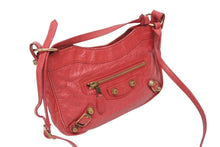 画像をギャラリービューアに読み込む, 極美品 BALENCIAGA バレンシアガ ジャイアントヒップ ショルダーバッグ 237203 5740 レザー レッド ゴールド金具 中古 4b005476