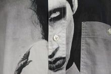 Load image into Gallery viewer, VETEMENTS ヴェトモン 長袖シャツ マリリンマンソンプリントオーバーサイズ ブラック サイズS 18AW UAH19SH301 美品 中古 54794