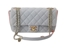 Load image into Gallery viewer, 極美品 CHANEL シャネル ショルダーバッグ シングルフラップ マトラッセ Wチェーン グレー レッド ウール ゴールド金具 中古 54886