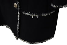 画像をギャラリービューアに読み込む, 極美品 CHANEL シャネル ウール エンブレム ダブル ジャケット 05C ブラック ロゴ ツイード P24937V12963 サイズ44 中古 54954