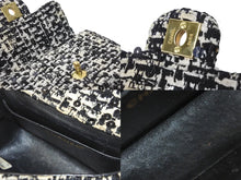 画像をギャラリービューアに読み込む, CHANEL シャネル ミニハンドバッグ 2番台 1992年 ツイード スパンコール ブラック ホワイト ゴールド金具 美品 中古 55990