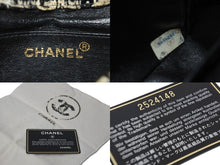 画像をギャラリービューアに読み込む, CHANEL シャネル ミニハンドバッグ 2番台 1992年 ツイード スパンコール ブラック ホワイト ゴールド金具 美品 中古 55990
