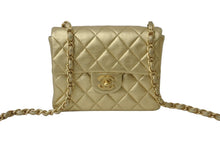 画像をギャラリービューアに読み込む, 極美品 CHANEL シャネル ミニマトラッセ 17 ココマーク シングルチェーンバッグ フラップ レザー ゴールド金具 中古 56083