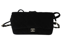 Load image into Gallery viewer, CHANEL シャネル ベロアリュック マトラッセ ブラック 4番台 ベロア ココマーク シルバー金具 美品 中古 56103