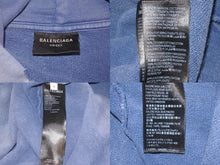 Load image into Gallery viewer, 極美品 BALENCIAGA バレンシアガ パーカー ヴィンテージ加工 刺繍ロゴ サイズ3 ブルー コットン 761458 中古 56482