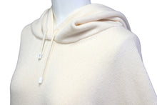 Load image into Gallery viewer, CHANEL シャネル カシミヤパーカー LA PAUSA P60446K46041 ホワイト ブラック レッド サイズ36 美品 中古 56546