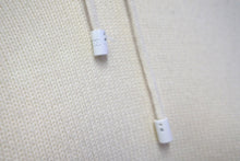 Load image into Gallery viewer, CHANEL シャネル カシミヤパーカー LA PAUSA P60446K46041 ホワイト ブラック レッド サイズ36 美品 中古 56546