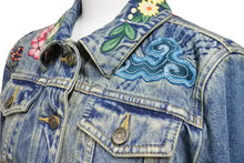 画像をギャラリービューアに読み込む, GUCCI グッチ デニムジャケット 刺繍 ブルー 花柄 マルチカラー サイズ38 ユーズド加工 美品 中古 56610