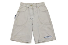 画像をギャラリービューアに読み込む, CHANEL シャネル ワイドショートパンツ ココマークボタン P03054V03329 ベージュ ゴールド金具 サイズ40 良品 中古 56619