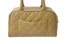 Load image into Gallery viewer, CHANEL シャネル マトラッセ キャビアスキン ココマーク ミニボストン バッグ ロゴ ベージュ 美品 中古 56684