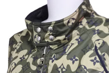 画像をギャラリービューアに読み込む, 極美品 LOUIS VUITTON ルイヴィトン × 村上隆 モノグラムカモフラージュリバーシブルジャケット RM082M MNBS01PL4 サイズ46 56691