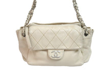 画像をギャラリービューアに読み込む, CHANEL シャネル チェーンショルダーバッグ ココマーク 10番台 2006年 ラムスキン アイボリー シルバー金具 美品 中古 56695
