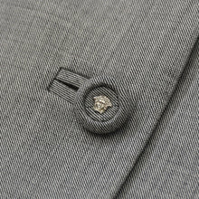 将图片加载到图库查看器中。 極美品 GIANNI VERSACE ジャンヌヴェルサーチ テーラードジャケット ウール レーヨン グレー サイズ38 中古 4a005674