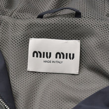 将图片加载到图库查看器，極美品 MIU MIU ミュウミュウ テクニカルシルク ジップブルゾンジャケット ML1220 ウインドブレーカー ネイビー グレー バイカラー 40サイズ シルバー金具 中古 4a005703