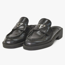 将图片加载到图库查看器，PRADA プラダ ブラッシュドレザー トライアングルロゴ ミュール 1D652M スリッポンシューズ サンダル ブラック 36サイズ シルバー金具 美品 中古 4a005705