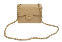 Load image into Gallery viewer, 極美品 CHANEL シャネル ミニマトラッセ ベージュ キャビアスキン 8番台 ラムスキン ショルダーバッグ 中古 57133
