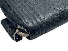 Load image into Gallery viewer, CHANEL シャネル BOY CHANEL ボーイシャネル コインケース 小銭入れ A80602 30番台 ココマーク キャビアスキン ブラック 美品 中古 4b005721