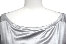 Load image into Gallery viewer, CHANEL シャネル 長袖Ｔシャツ ビッグCCロゴTシャツ サイズ38 シルバー AW002 P43485K04412 美品 中古 57254