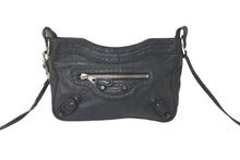 画像をギャラリービューアに読み込む, BALENCIAGA バレンシアガ ショルダーバッグ ザヒップ 245080 レザー スタッズ ブラック シルバー金具 良品 中古 58187