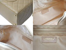 画像をギャラリービューアに読み込む, 極美品 CHANEL シャネル マトラッセ ボウリングバッグ 8番台 ココマーク キャビアスキン ベージュ ゴールド金具 中古 58439
